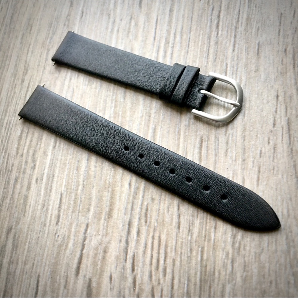 Black leather watch band ⏱